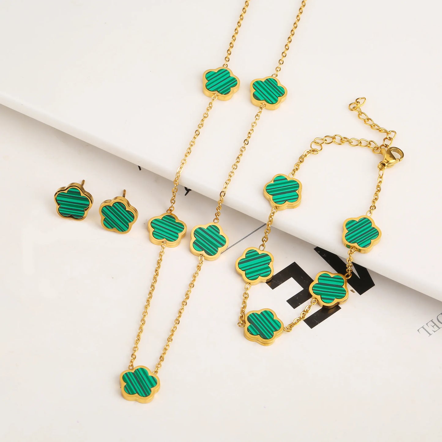 Olivia® Clover Luxe Set