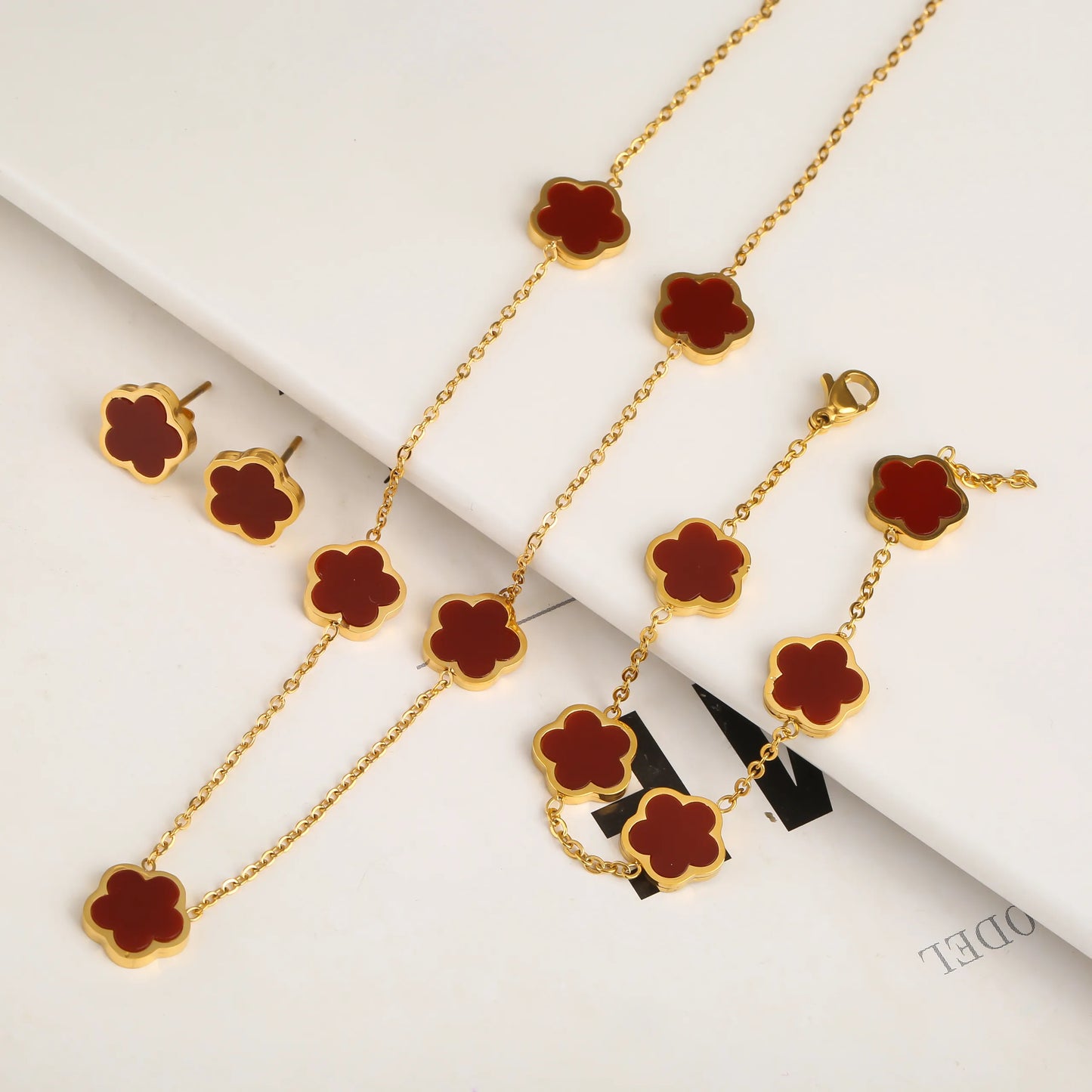 Olivia® Clover Luxe Set