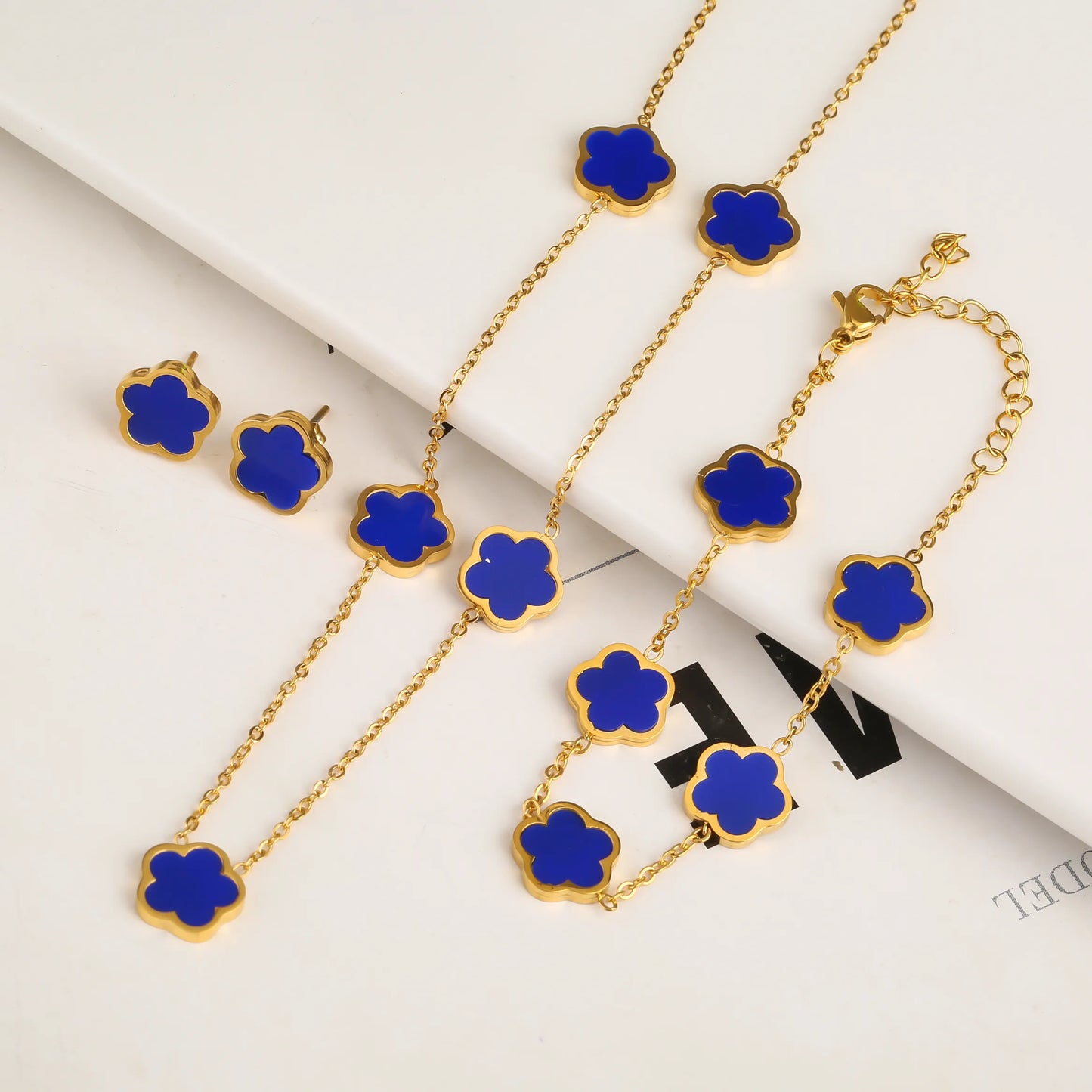 Olivia® Clover Luxe Set